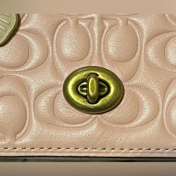 Coach 1941 Dinky Crossbody Bag! - Picture 2 of 14